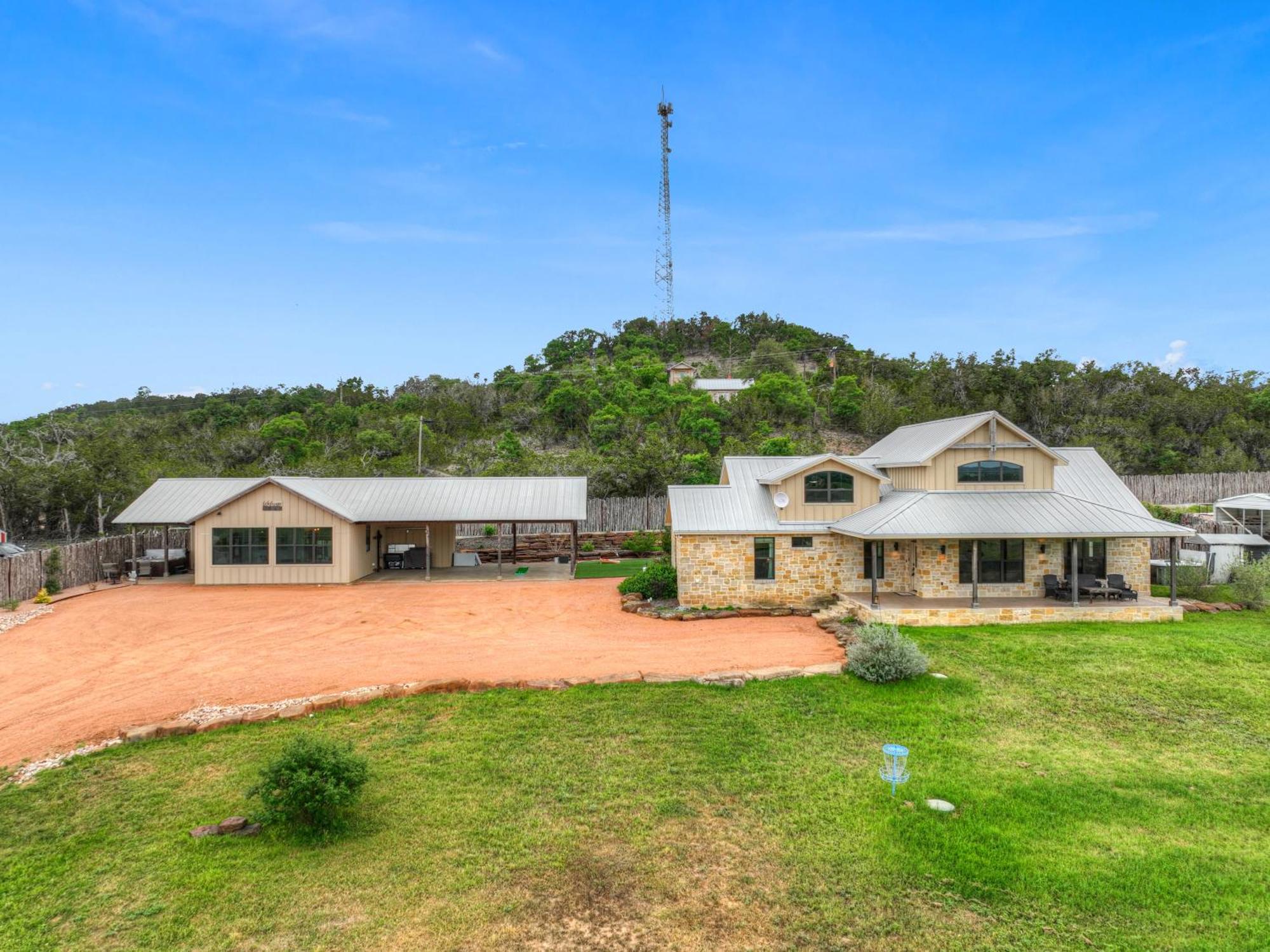 West End Luxury Retreat With Resort Style Pool And Hot Tub! Fredericksburg Esterno foto